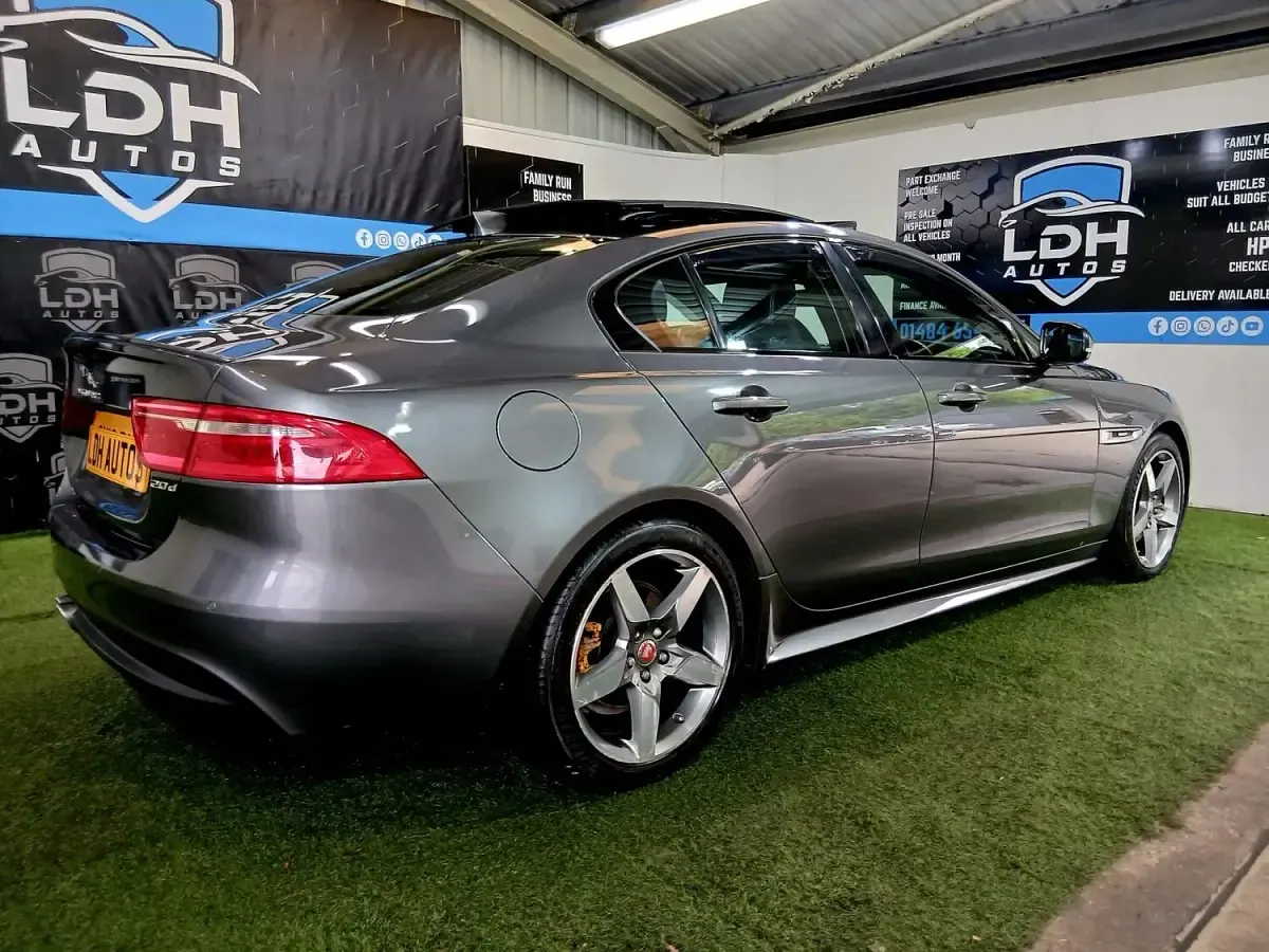 Used Jaguar XE R-Sport 180 HP (132 kW) 2016 Grey Sedan
