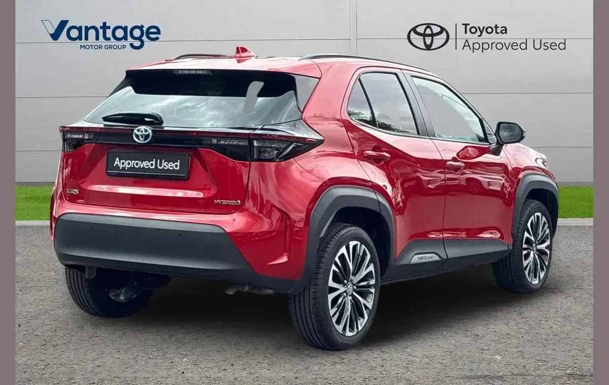 Used Toyota Yaris Cross 113 HP (83 kW) 2024 Red SUV