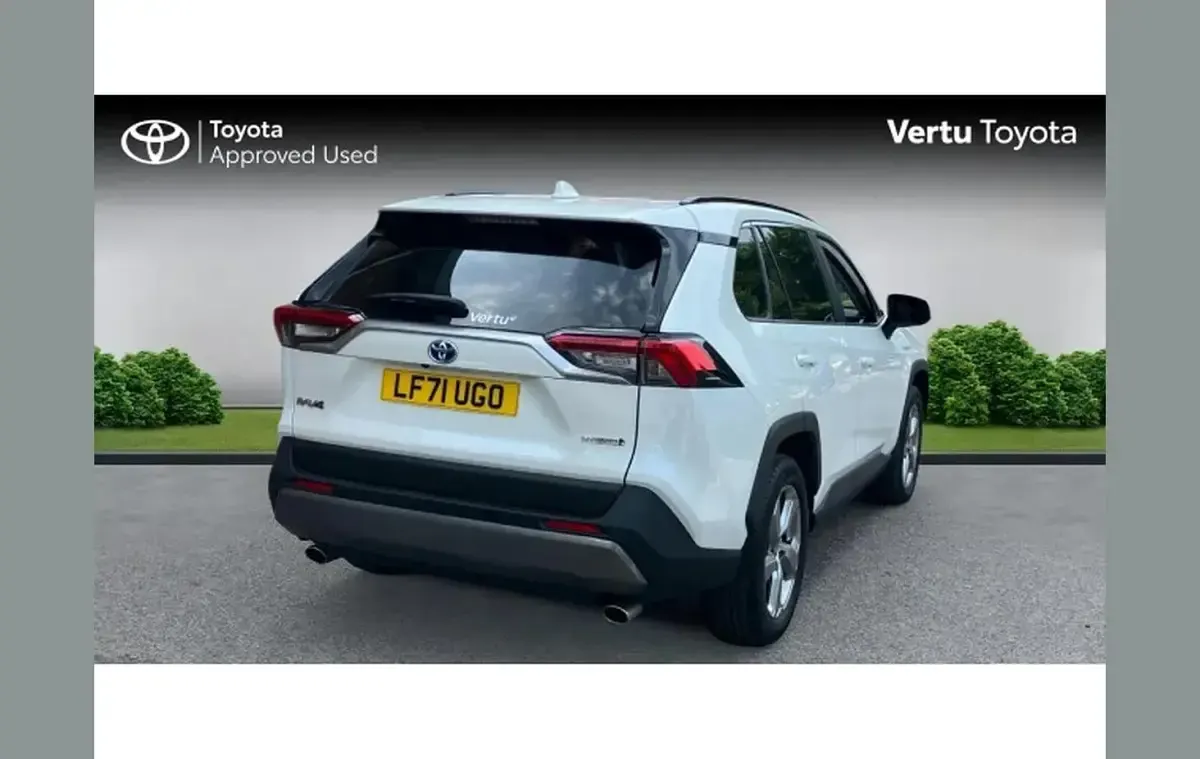 Used Toyota RAV4 Hybrid Design 218 HP (160 kW) 2021 White SUV