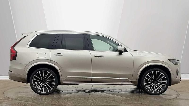 Used Volvo XC90 Ultra 247 HP (181 kW) 2025 Gold SUV