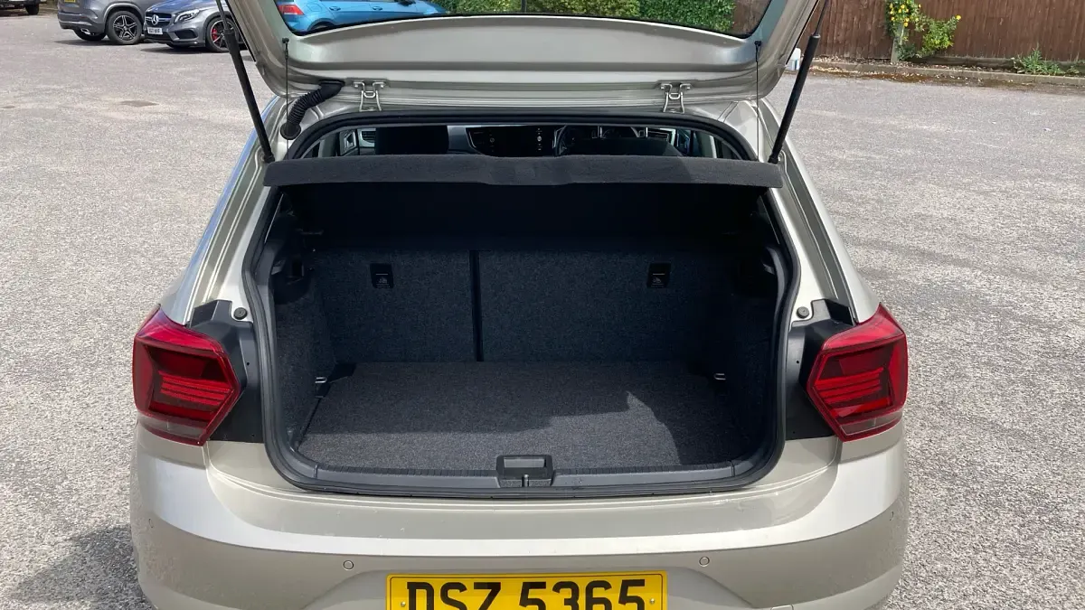 Used VW Polo SEL 116 HP (85 kW) 2019 Silver Hatchback