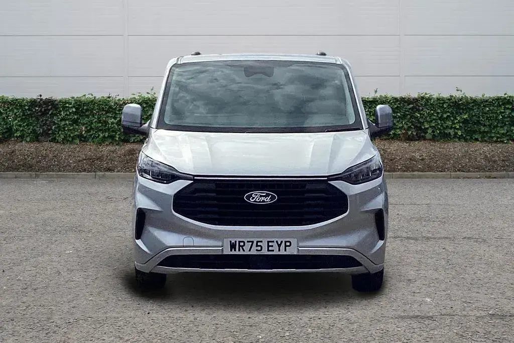 Used Ford Transit Custom Limited 136 HP (100 kW) 2025 Silver Van