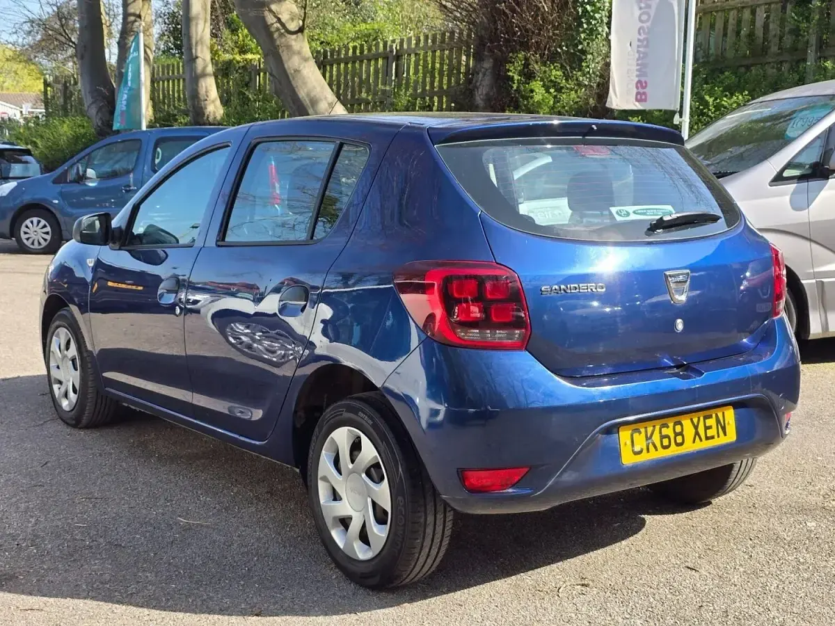 Used Dacia Sandero Essentiel 2018 Blue Hatchback