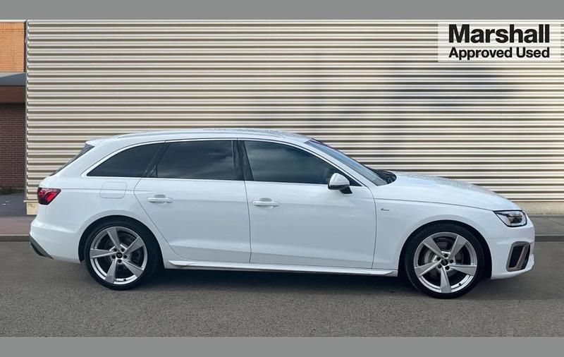 Used Audi A4 S-Line 204 HP (150 kW) 2024 White Estate