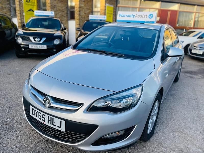 Used Vauxhall Astra Design Edition 2015 Silver Hatchback