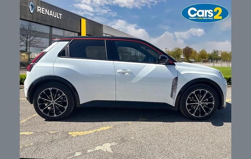 Usado Renault R5 Iconic 110 kW (150 HP) 2025 Branco Citadino