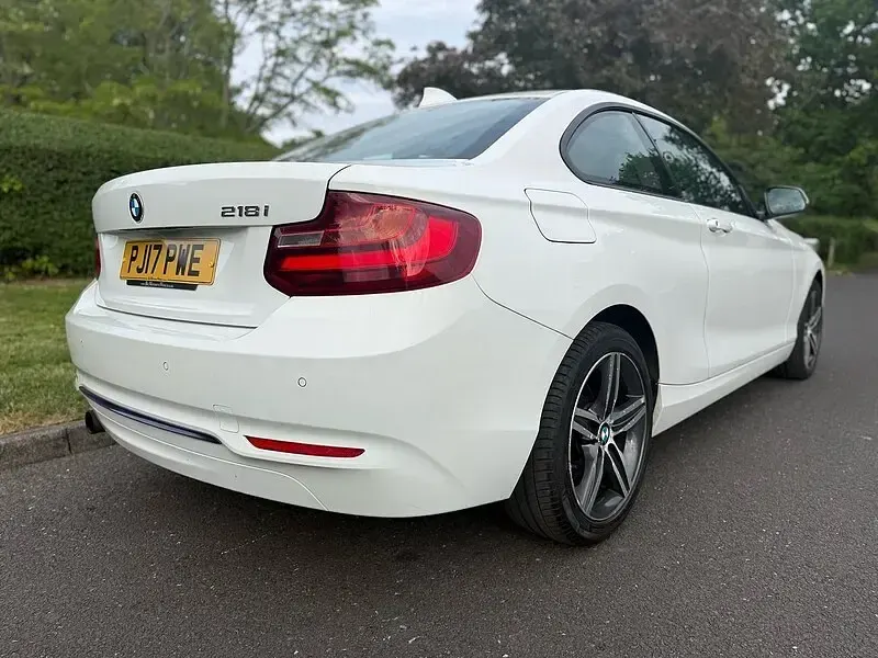 Used BMW 218 Sport Line 136 HP (100 kW) 2017 White Coupe