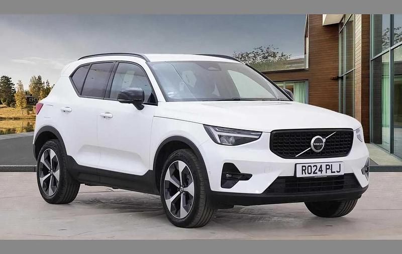Used Volvo XC40 Plus 161 HP (118 kW) 2024 White SUV