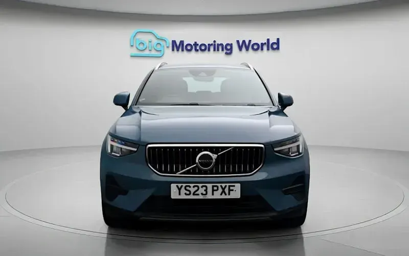 Used Volvo XC40 Core 211 HP (155 kW) 2022 Blue SUV