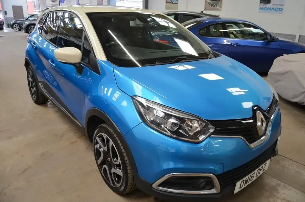 Used Renault Captur Dynamique 90 HP (66 kW) 2016 Blue SUV
