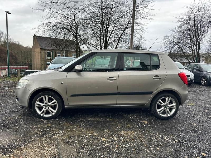 Used Skoda Fabia 80 HP (58 kW) 2009 Beige Hatchback
