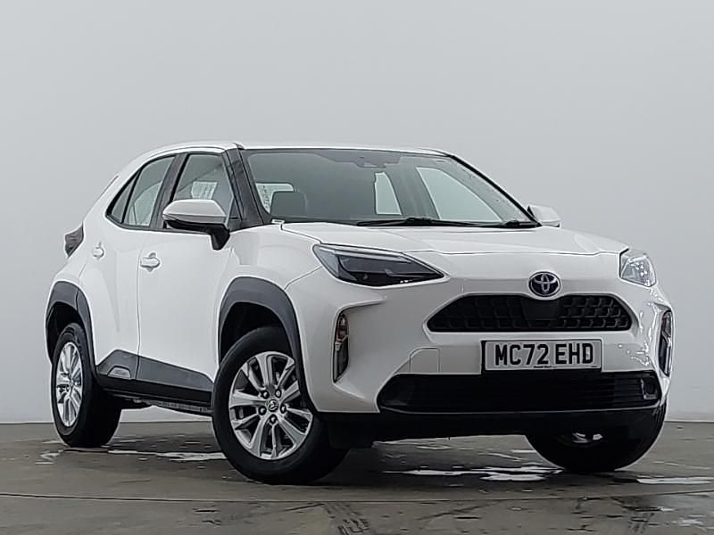 Used Toyota Yaris Hybrid 116 HP (85 kW) 2023 White Estate