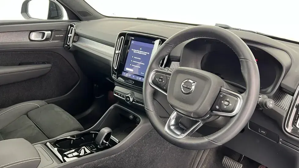 Used Volvo XC40 Ultimate 2022 Black SUV