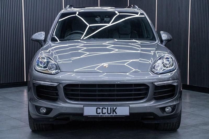 Used Porsche Cayenne 262 HP (192 kW) 2018 Grey SUV