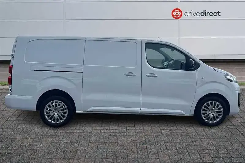 Used Vauxhall Vivaro 100 HP (73 kW) 2023 White MPV