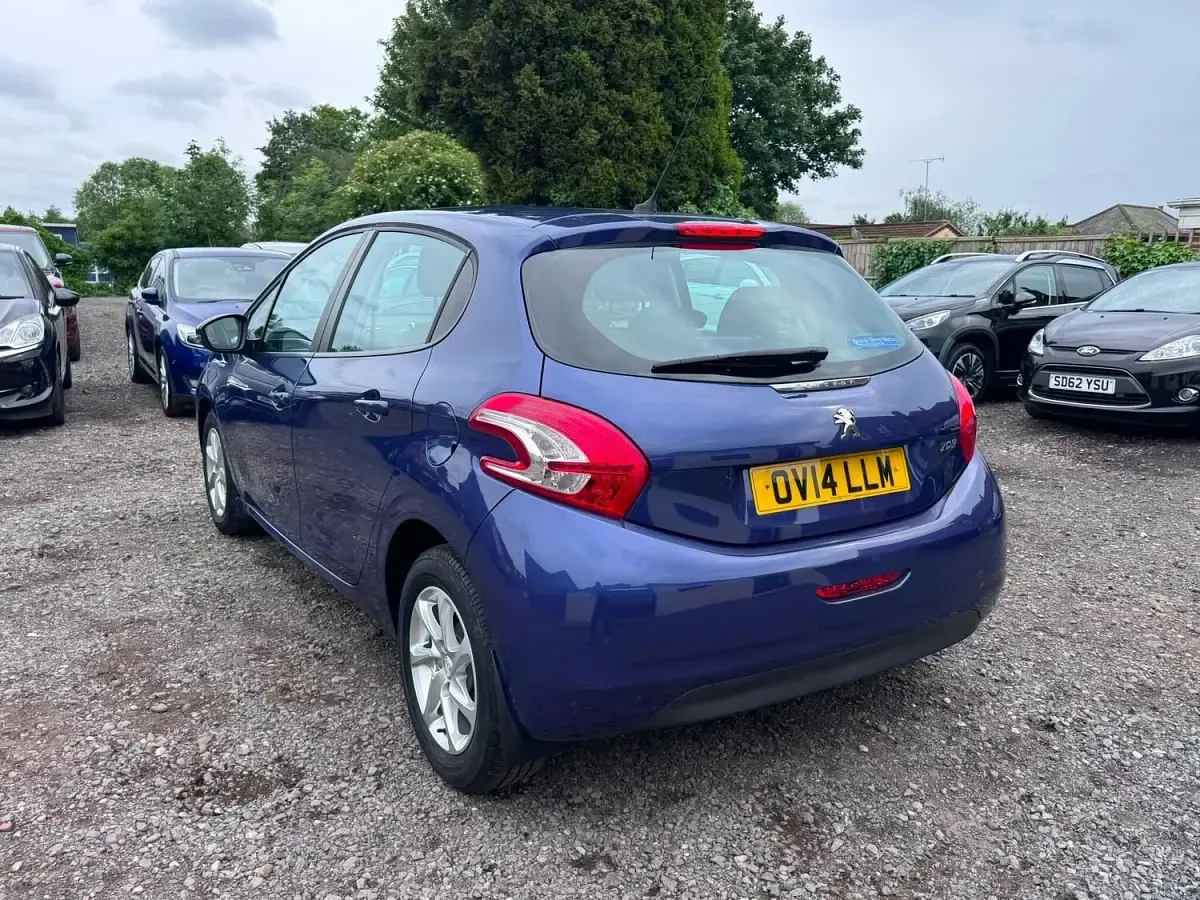 Used Peugeot 208 Active 82 HP (60 kW) 2014 Blue Hatchback