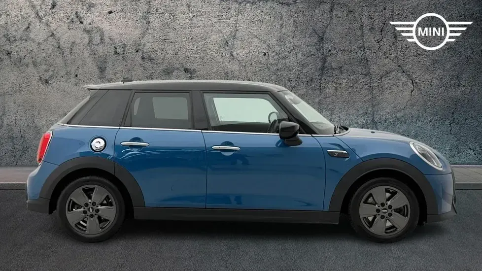 Used Mini Cooper S Classic 176 HP (129 kW) 2022 Blue Hatchback