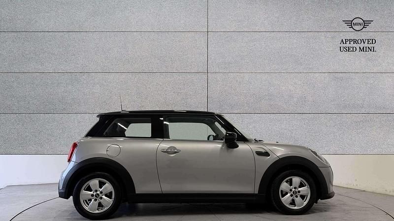 Used Mini Cooper Classic 134 HP (98 kW) 2023 Silver Hatchback