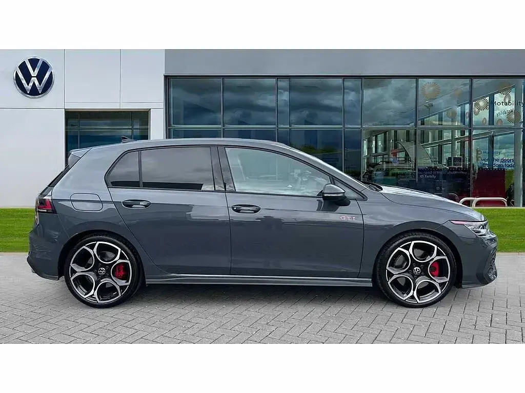 Used VW Golf VIII GTI 265 HP (194 kW) 2026 Dolphin grey metallic Hatchback