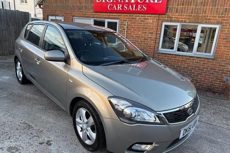 Machine silver Used 2011 Kia Ceed 2 Hatchback | £3,695 (Good price) - Image 1/1