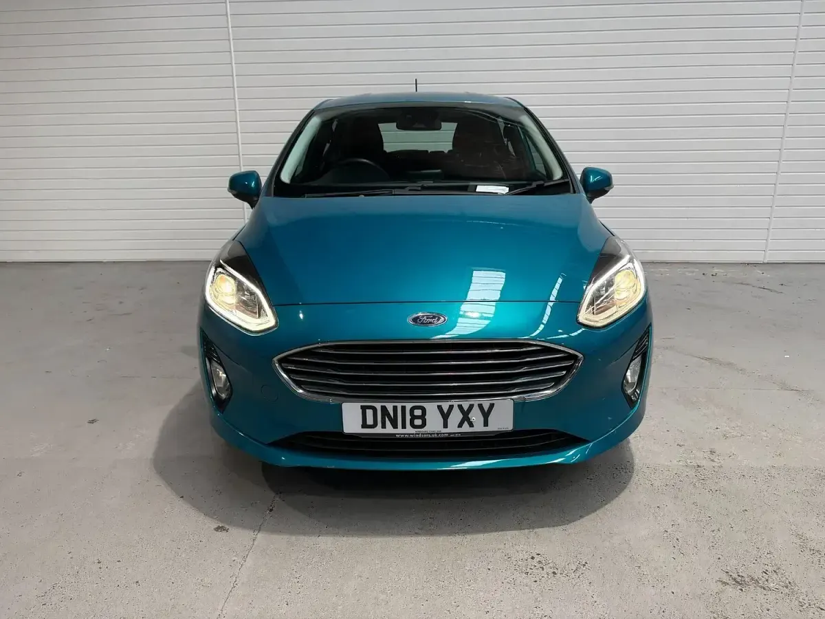 Used Ford Fiesta Zetec 100 HP (73 kW) 2018 Blue Hatchback