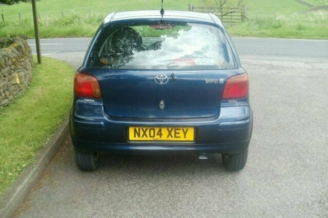 Usado Toyota Yaris 85 HP (62 kW) 2004 Citadino