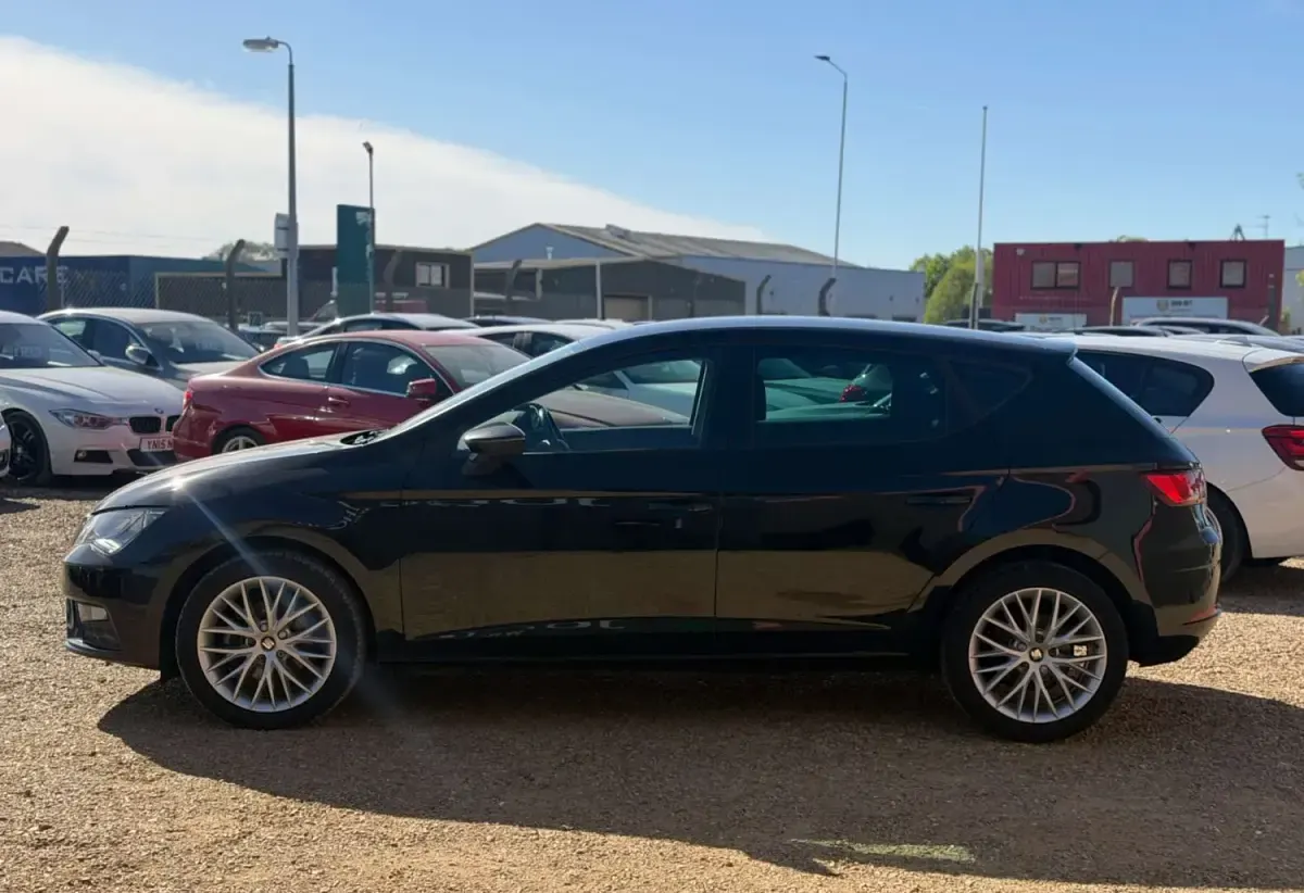 Używany Seat Leon SE Dynamic 115 KM (84 kW) 2018 Czarny Hatchback