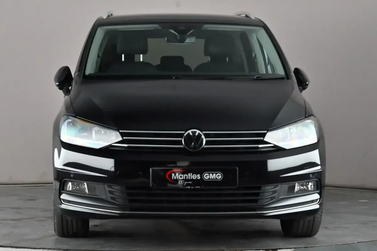 Używany VW Touran SEL 150 KM (110 kW) 2022 Czarny Minivan