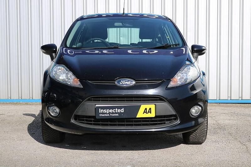 Used Ford Fiesta 70 HP (51 kW) 2012 Black Hatchback