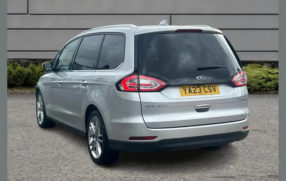 Begagnad Ford Galaxy Titanium 190 HK (139 kW) 2023 Silver Minibuss