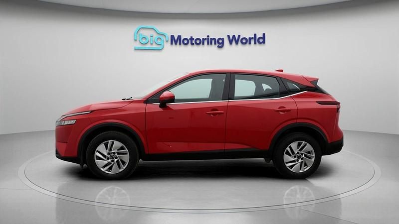 Used Nissan Qashqai Acenta Premium 158 HP (116 kW) 2022 Red SUV