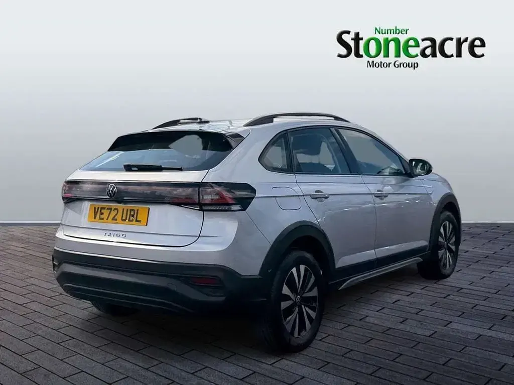 Usado VW Taigo Life 110 CV (80 kW) 2023 Plateado SUV