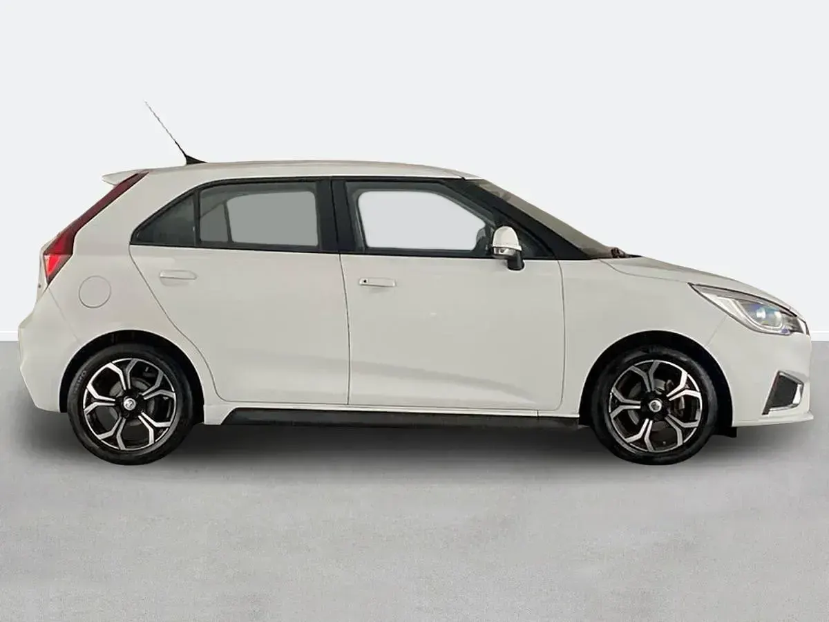 Used MG MG3 Exclusive 106 HP (77 kW) 2022 White Hatchback