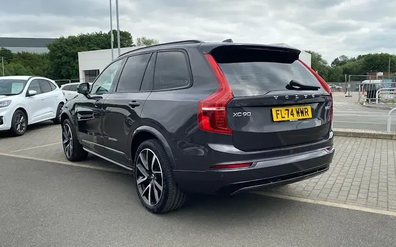 Used Volvo XC90 Plus 250 HP (183 kW) 2025 SUV