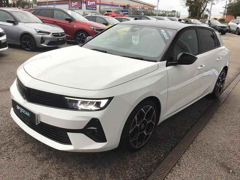 Second-hand Vauxhall Astra GS Line 128 CP (94 kW) 2023 Alb Hatchback