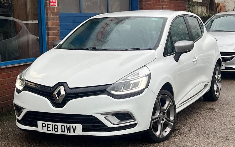 Used Renault Clio IV Dynamique 90 HP (66 kW) 2018 White Hatchback