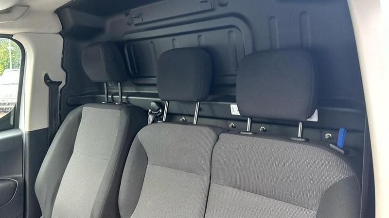 White Used 2022 Citroën Berlingo MPV | £9,549 (Good price) - Image 1/4