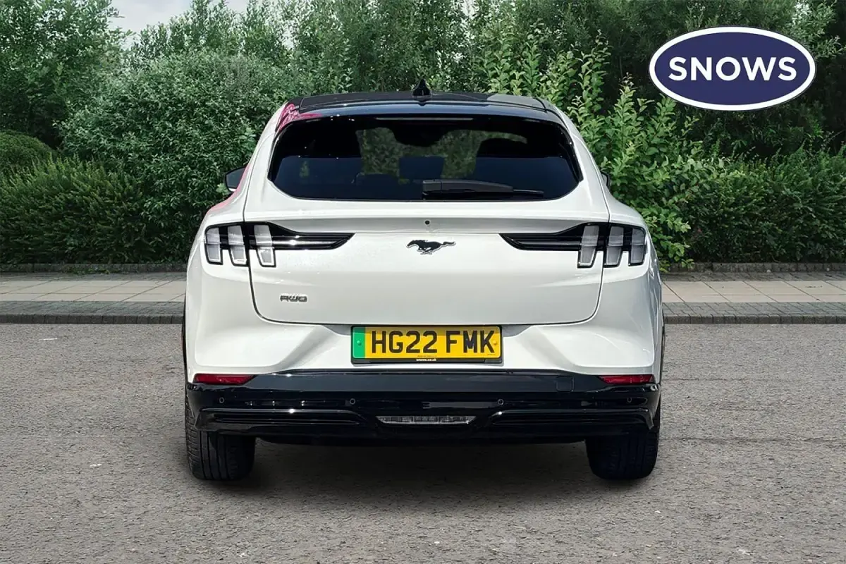 Usado Ford Mustang Mach-E Extended Range 258 kW (351 HP) 2022 Branco SUV