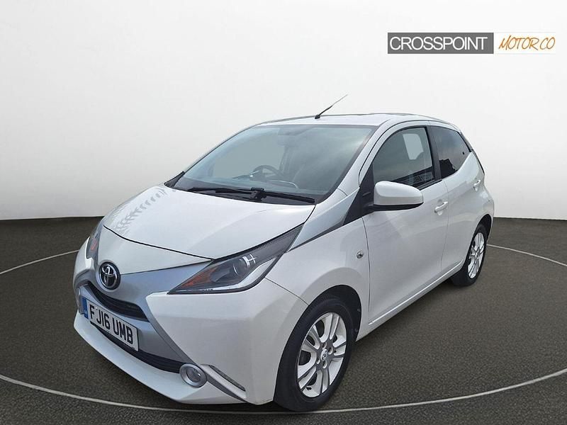 White Used 2016 Toyota Aygo X-pure Hatchback | £6,295 (Fair price) - Image 1/4