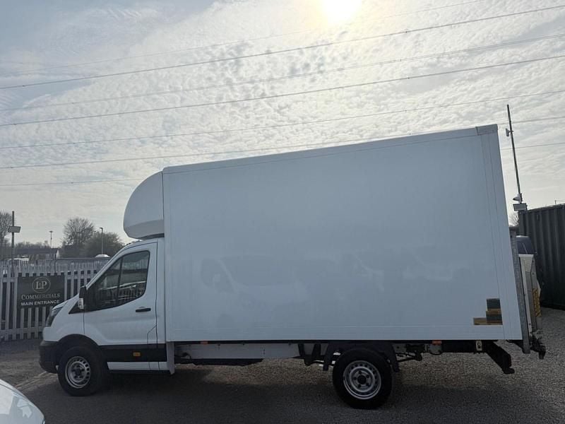 Begagnad Ford Transit S 130 HK (95 kW) 2021 Vit Cab