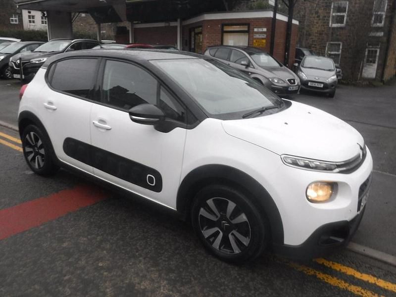 Used Citroën C3 Flair 110 HP (80 kW) 2017 White Hatchback