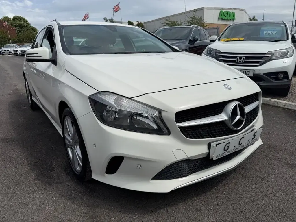 Used Mercedes A200 Executive 136 HP (100 kW) 2015 White Hatchback