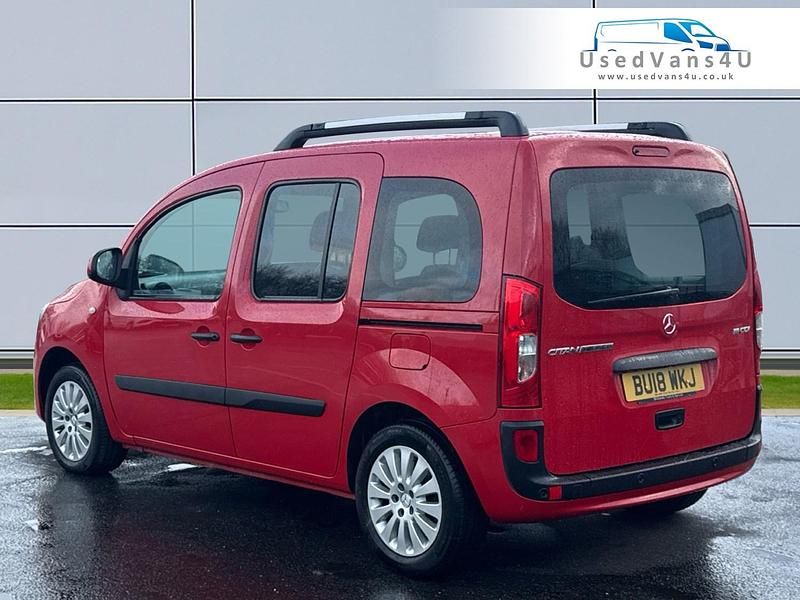 Used Mercedes Citan 111 110 HP (80 kW) 2018 Red Estate