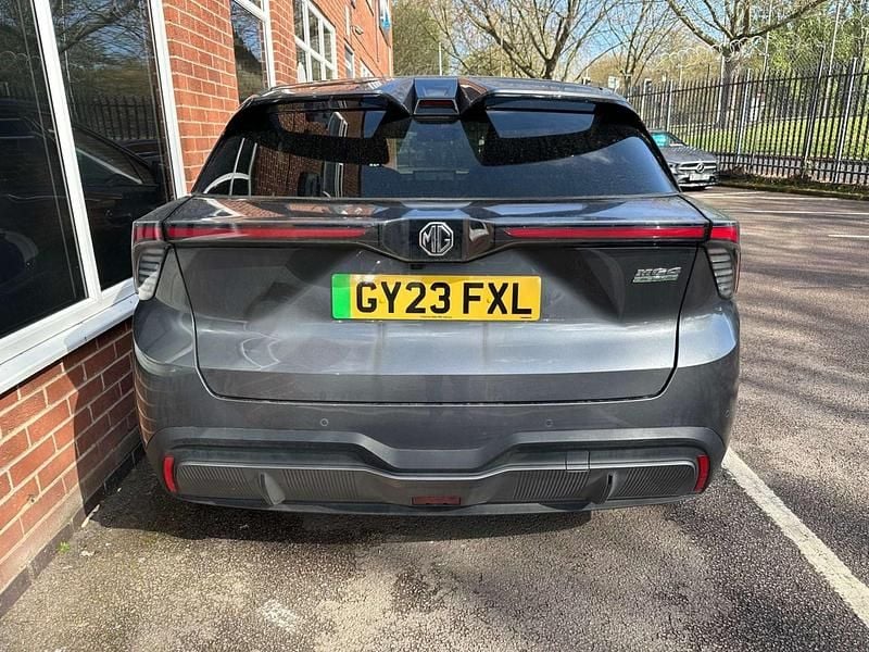 Begagnad MG MG4 EV Trophy 319 kW (435 HK) 2023 Grå Halvkombi