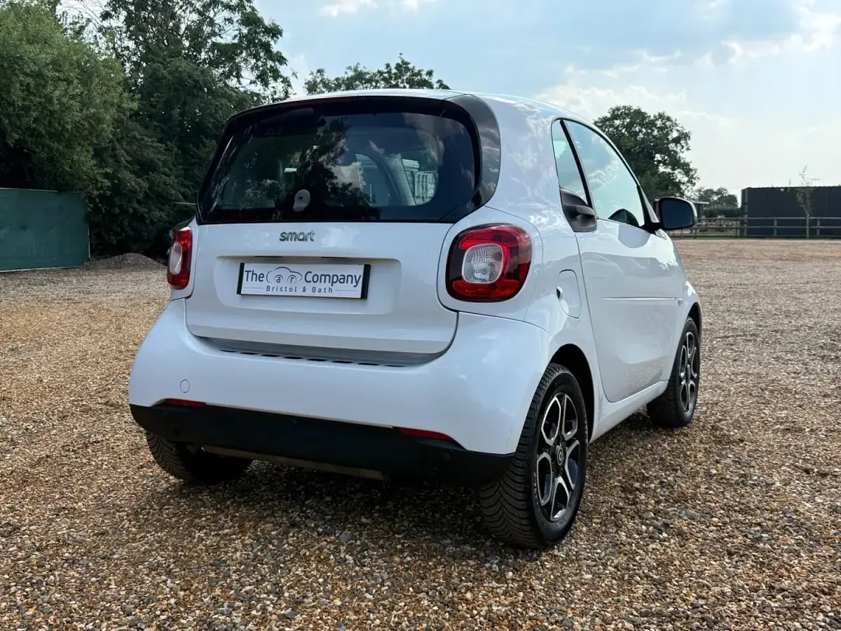 Used Smart ForTwo Coupé Premium 71 HP (52 kW) 2016 White Coupe