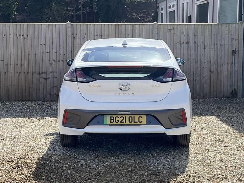 Used Hyundai Ioniq Premium 100 kW (136 HP) 2021 White Hatchback