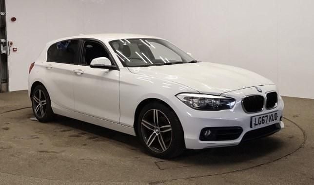 Used BMW 118 Sport Line 2017 White Hatchback