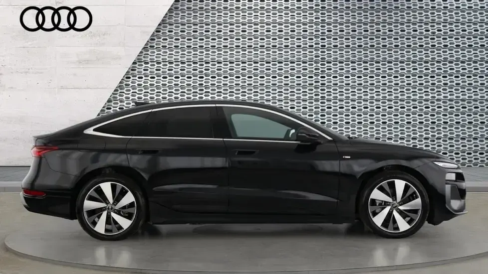 New Audi A6 e-tron S-Line 210 kW (286 HP) 2026 Black Estate