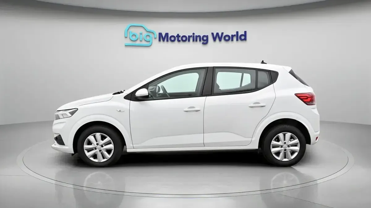 Used Dacia Sandero Expression 90 HP (66 kW) 2023 White Hatchback