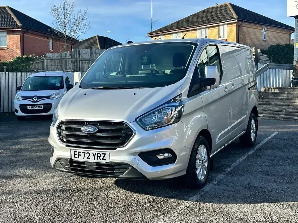 Używany Ford Transit Custom Limited 130 KM (95 kW) 2022 Srebrny Van